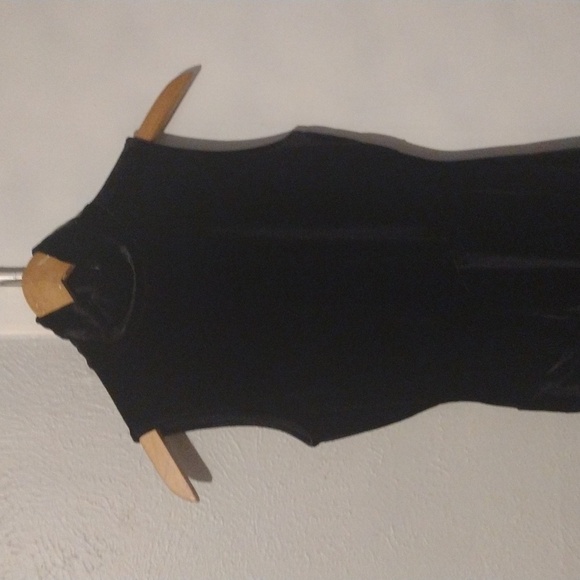 The Drop Elegant Black Sleeveless Dress –Timeless Chic, Versatile Style, Size XS - Picture 2 of 7